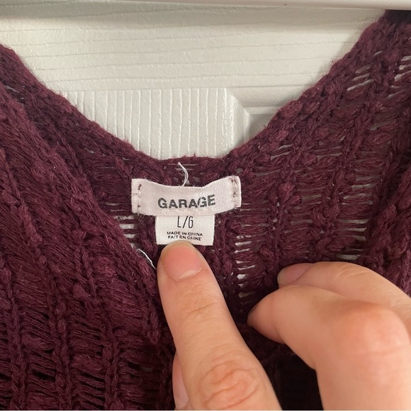 ⭐️(L) garage| burgundy v-neck knitted sweater - Picture 2 of 4